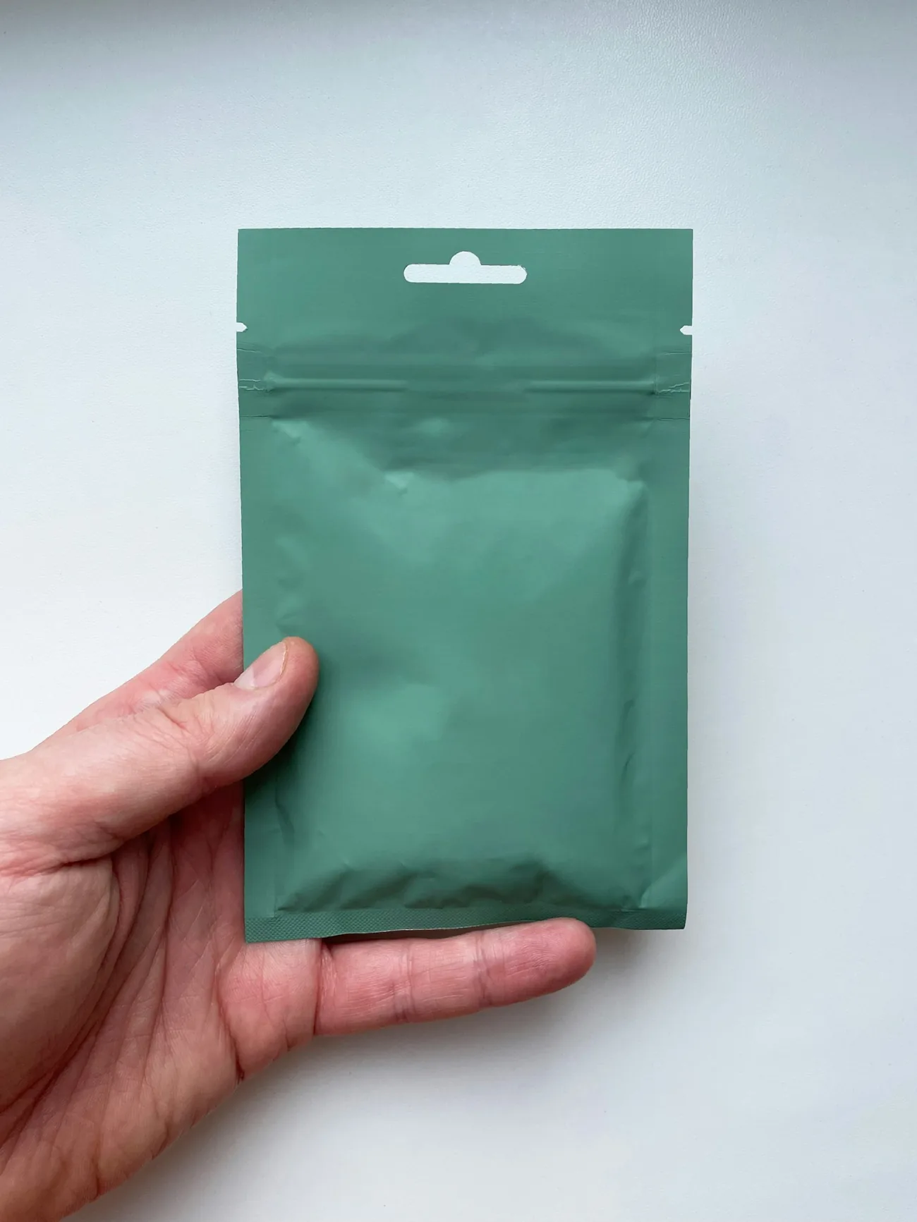 Produit de chanvre dans un sachet de vente, dernière étape de fabrication